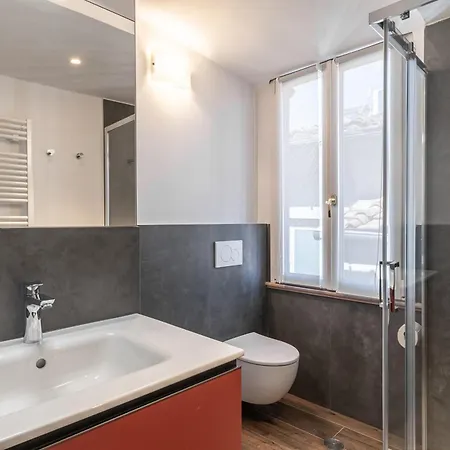 The Tower Glimpse Apartment *