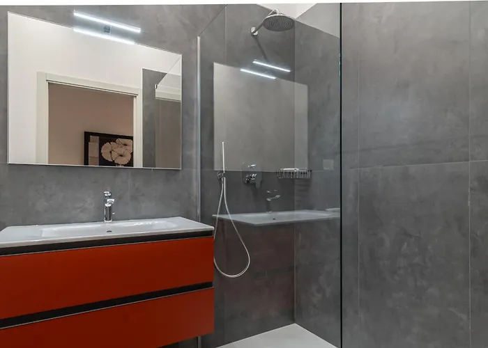 The Tower Glimpse フィレンツェ