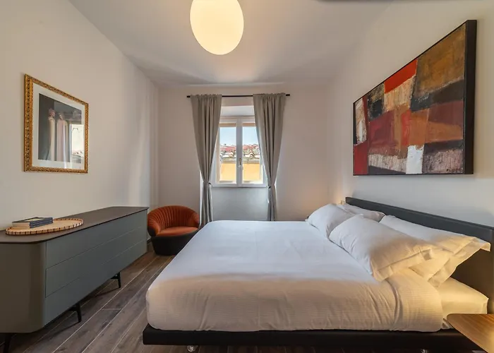 The Tower Glimpse * フィレンツェ