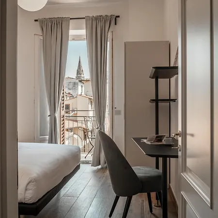 The Tower Glimpse * Florenz