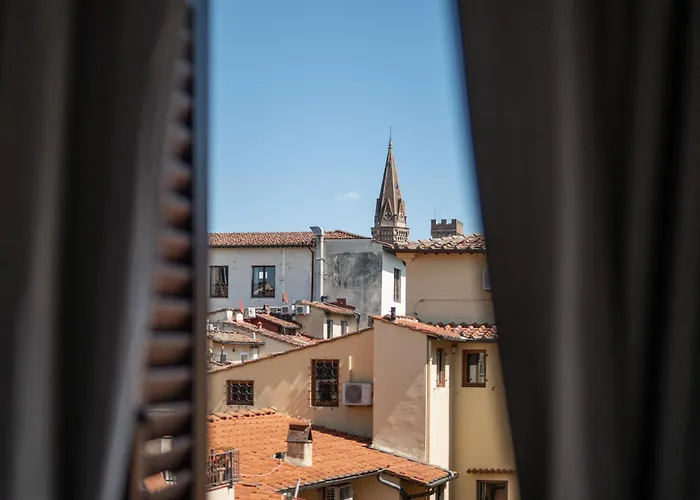 The Tower Glimpse * Florenz